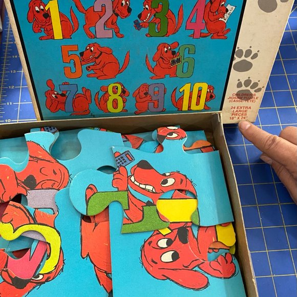 Clifford The Big Red Dog Giant Floor Puzzle - Picture 2 of 6